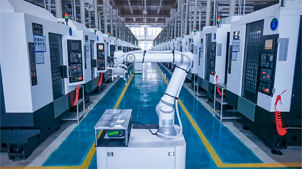 milan.米兰中国AGV复合机器人助力3C电子行业降本增效