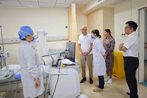 milan.米兰中国普罗超声聚焦治疗机器人